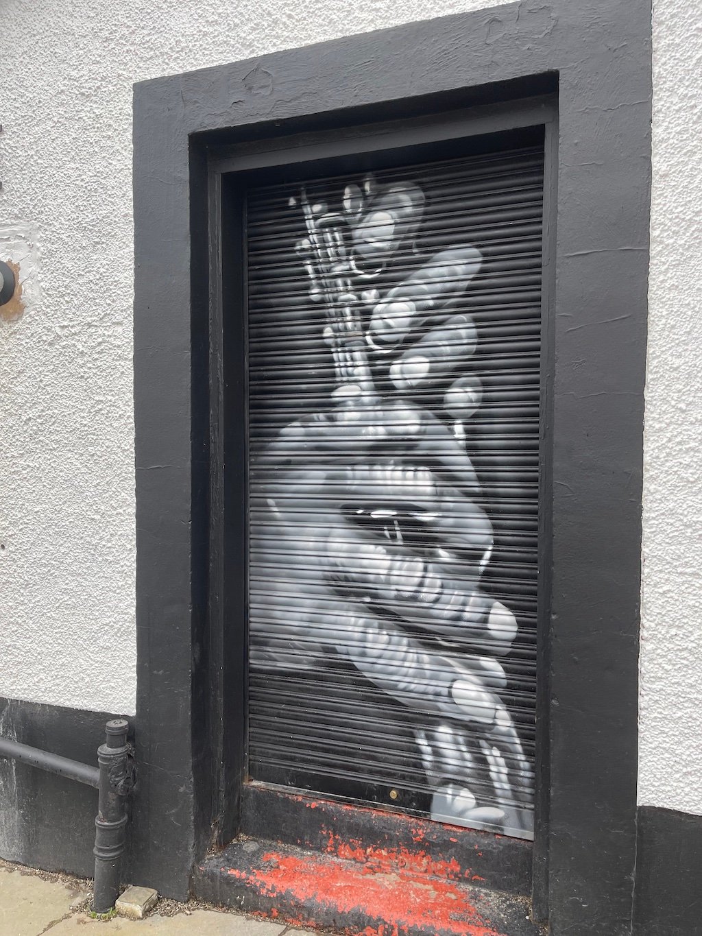 Paisley mural No. 48: "The Bungalow" on Shuttle Street, Paisley town centre