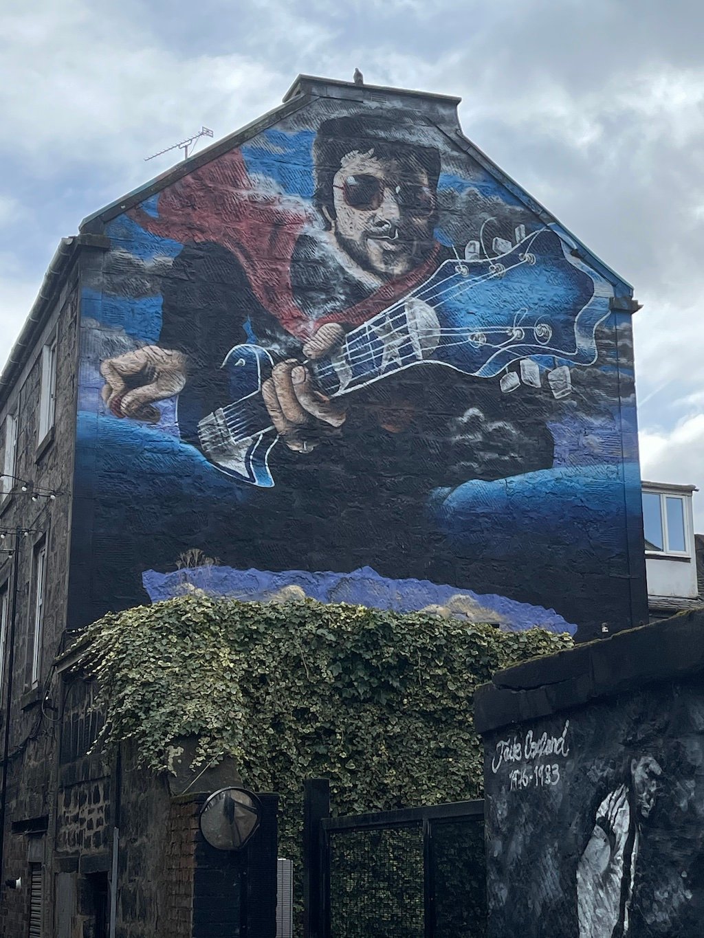 Gerry Rafferty mural on Browns Lane, Paisley — portrait by Mark Worst and Danny McDermott